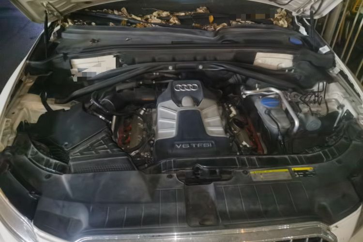 Used Audi Q5 2013 45 TFSI quattro Sport Edition Engine Bay