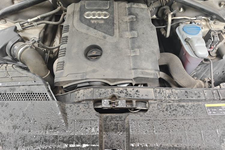 Used Audi Q5 2013 40 TFSI Technology Edition Engine Bay