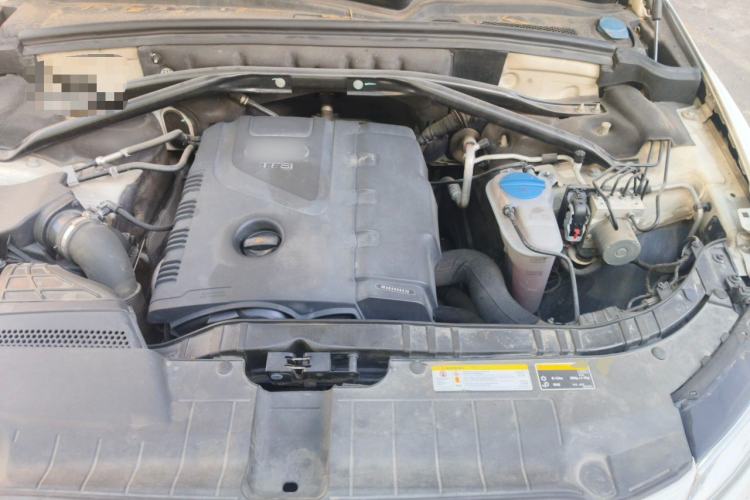 Used Audi Q5 2013 40 TFSI Ambition Engine Bay