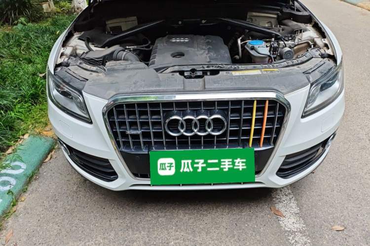 Used Audi Q5 2013 40 TFSI Technology Edition Engine Bay