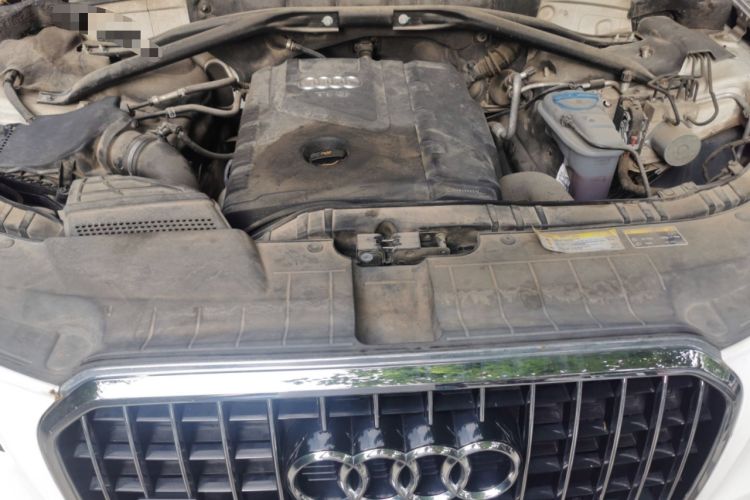 Used Audi Q5 2013 40 TFSI Technology Edition Engine Bay