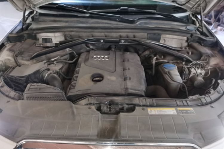 Used Audi Q5 2013 40 TFSI Technology Edition Engine Bay