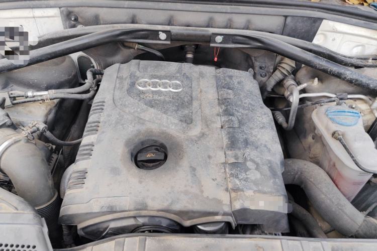 Used Audi Q5 2013 40 TFSI Comfort Edition Engine Bay