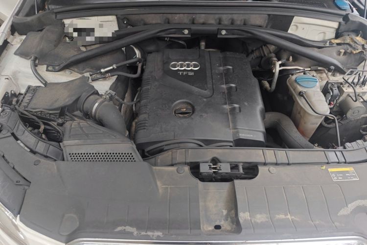 Used Audi Q5 2013 40 TFSI Technology Edition Engine Bay