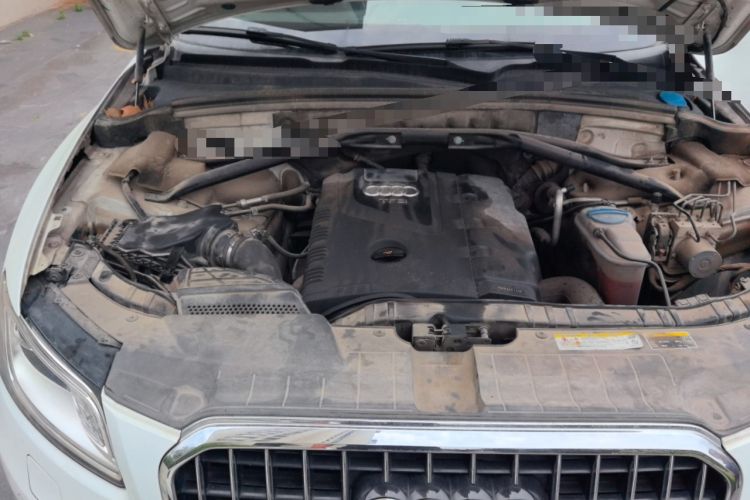 Used Audi Q5 2013 40 TFSI Technology Edition Engine Bay