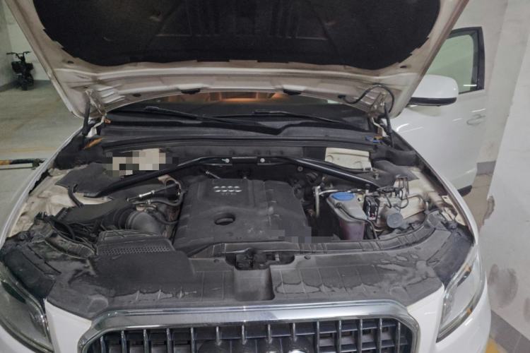 Used Audi Q5 2013 40 TFSI Comfort Edition Engine Bay