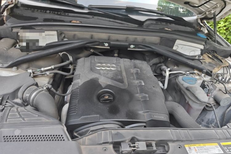 Used Audi Q5 2013 40 TFSI Technology Edition Engine Bay