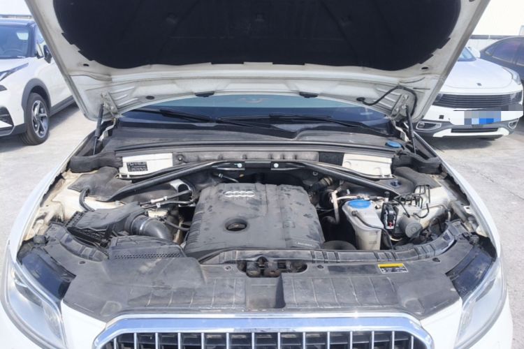 Used Audi Q5 2013 40 TFSI Comfort Edition Engine Bay