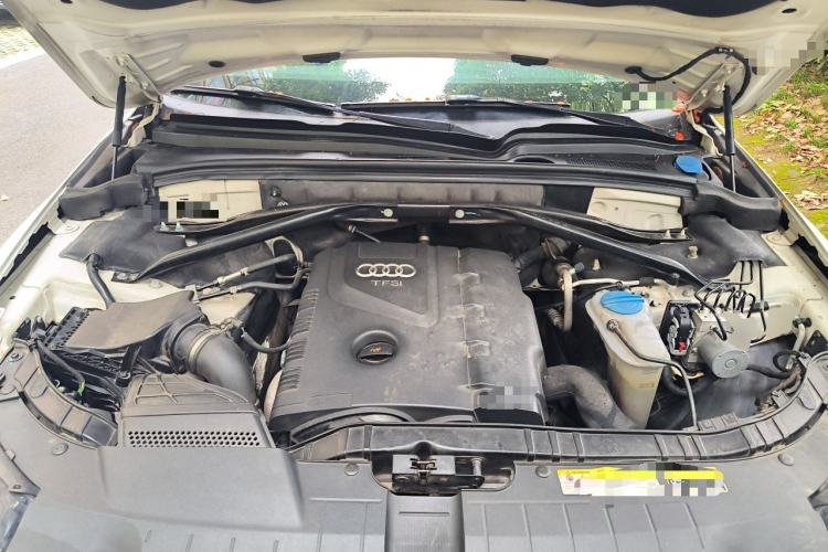 Used Audi Q5 2013 40 TFSI Ambition Engine Bay