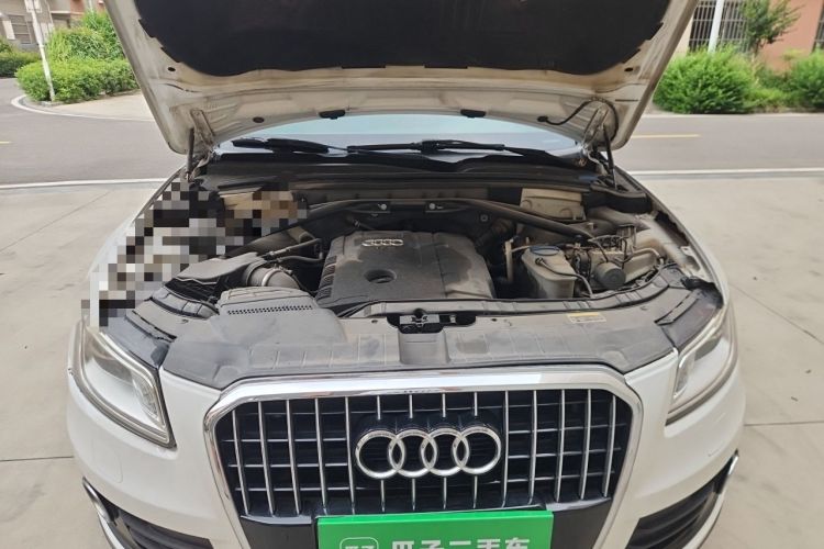 Used Audi Q5 2013 40 TFSI Technology Edition Engine Bay