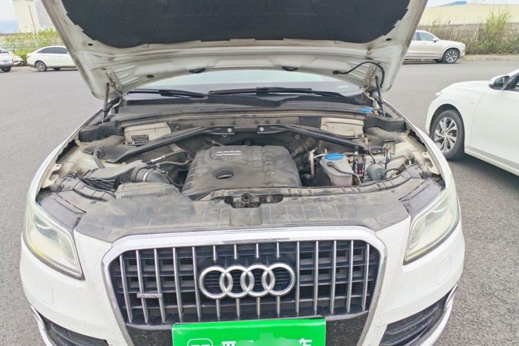 Used Audi Q5 2013 40 TFSI Technology Edition Engine Bay