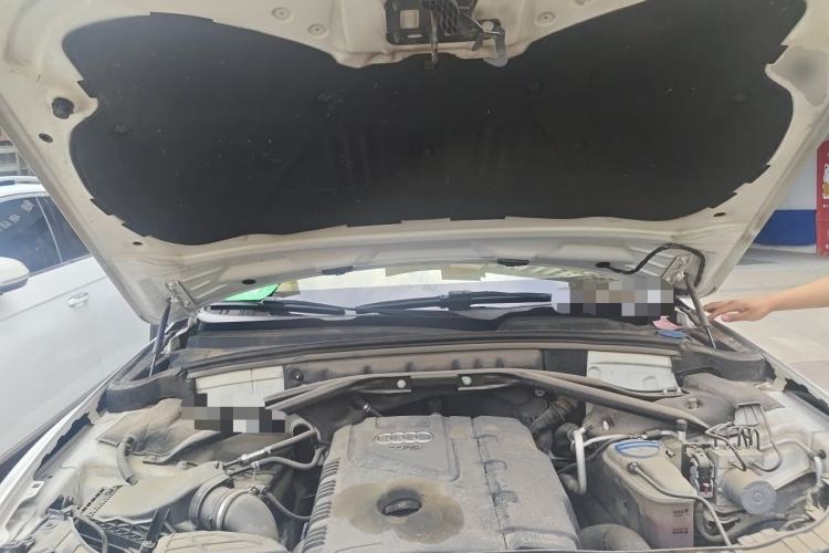 Used Audi Q5 2013 40 TFSI Comfort Edition Engine Bay