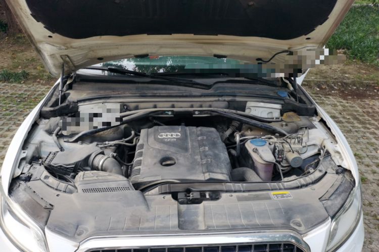 Used Audi Q5 2013 40 TFSI Technology Edition Engine Bay