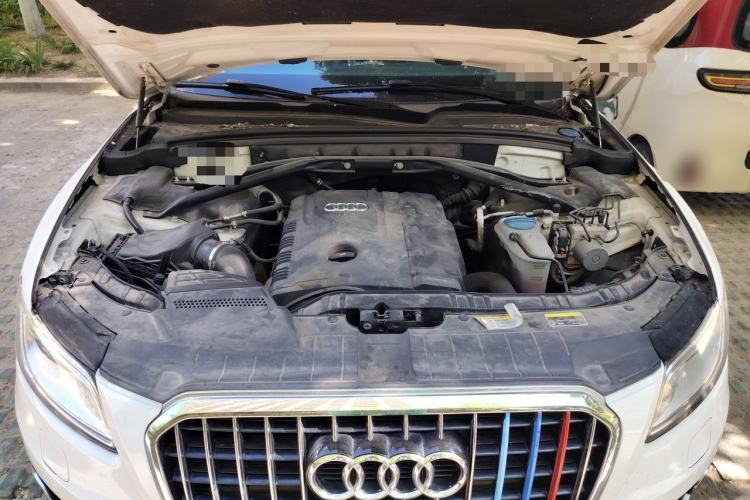Used Audi Q5 2013 40 TFSI Ambition Engine Bay