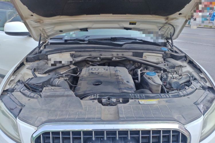Used Audi Q5 2013 40 TFSI Comfort Edition Engine Bay