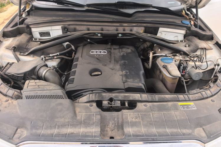 Used Audi Q5 2013 40 TFSI Comfort Edition Engine Bay