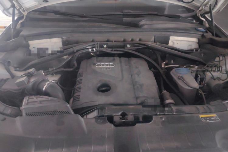 Used Audi Q5 2013 40 TFSI Technology Edition Engine Bay