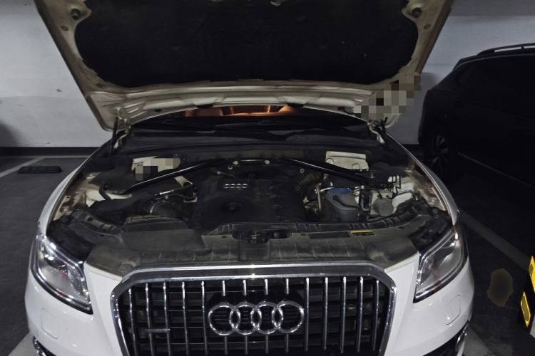 Used Audi Q5 2013 40 TFSI Comfort Edition Engine Bay
