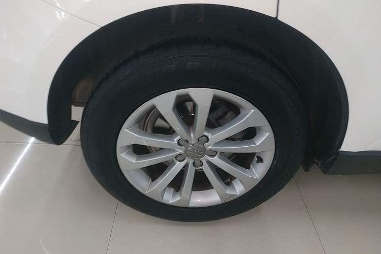 Used Audi Q5 2013 40 TFSI Technology Edition Exterior 3