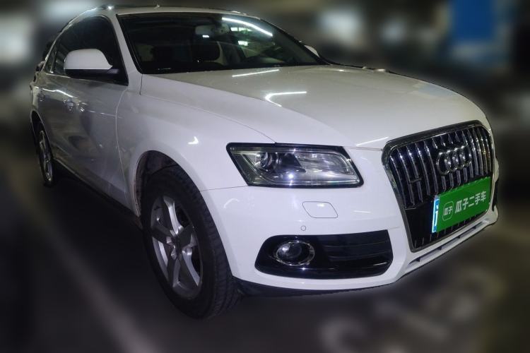 Used Audi Q5 2013 40 TFSI Comfort Edition Front Right 45 Deg
