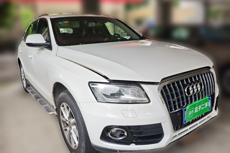 Used Audi Q5 2013 40 TFSI Technology Edition Front Right 45 Deg