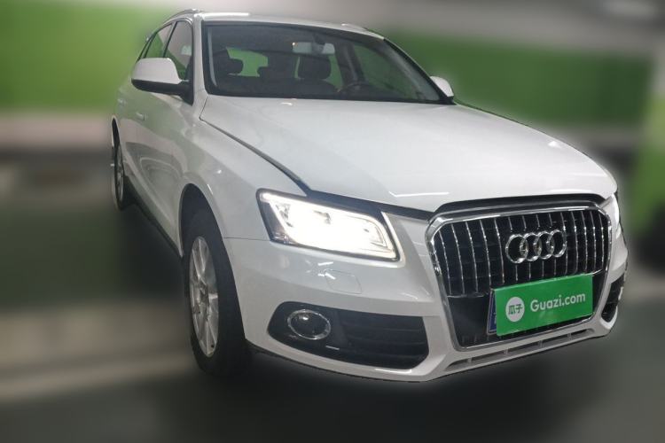Used Audi Q5 2013 40 TFSI Ambition Front Right 45 Deg