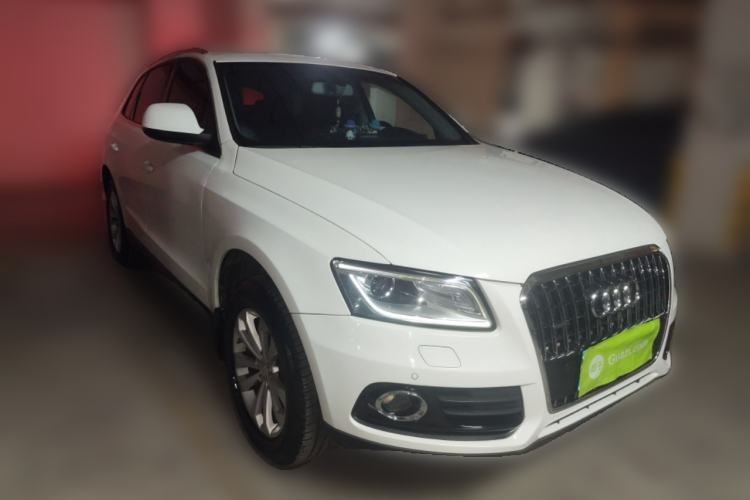 Used Audi Q5 2013 40 TFSI Technology Edition Front Right 45 Deg