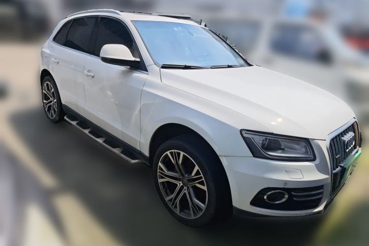 Used Audi Q5 2013 40 TFSI Technology Edition Front Right 45 Deg