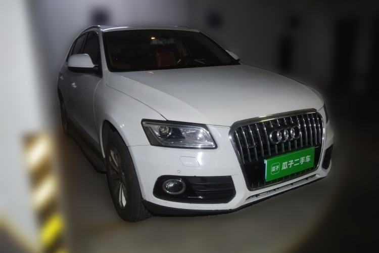 Used Audi Q5 2013 40 TFSI Technology Edition Front Right 45 Deg