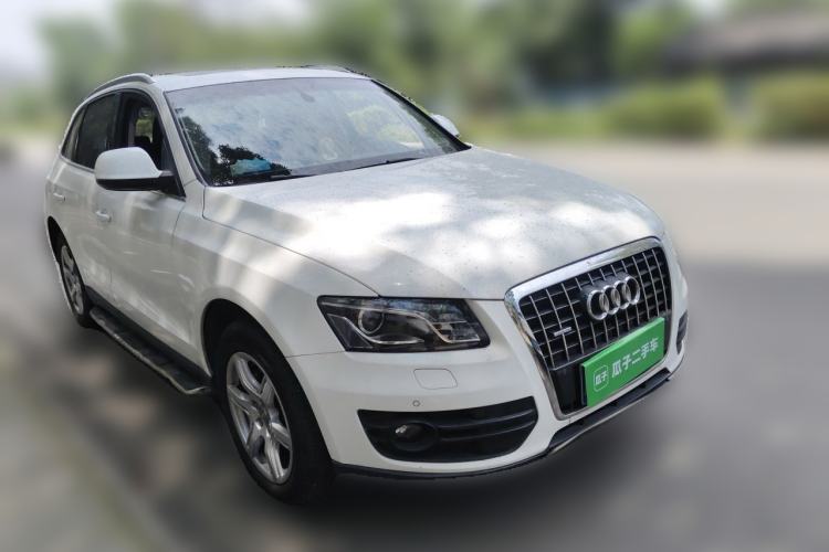 Used Audi Q5 2013 40 TFSI Technology Edition Front Right 45 Deg