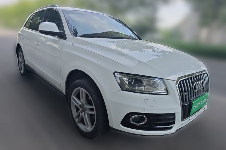 Used Audi Q5 2013 40 TFSI Technology Edition Front Right 45 Deg