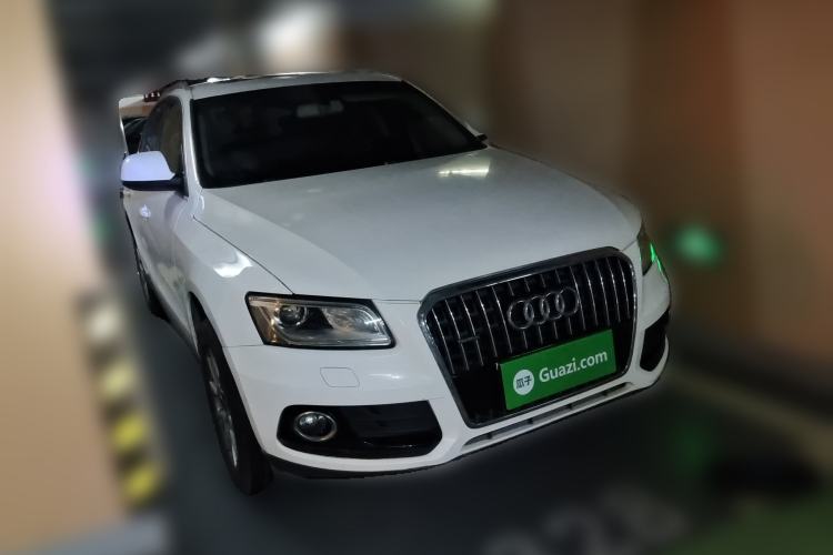Used Audi Q5 2013 40 TFSI Ambition Front Right 45 Deg