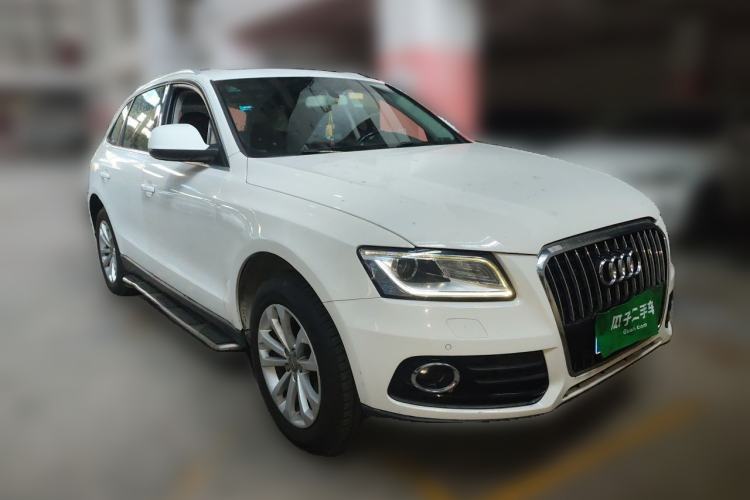 Used Audi Q5 2013 40 TFSI Technology Edition Front Right 45 Deg