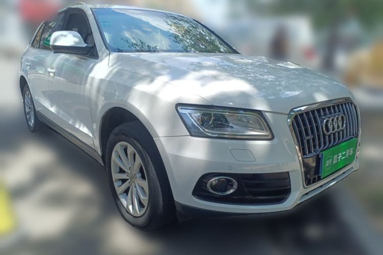 Used Audi Q5 2013 40 TFSI Technology Edition Front Right 45 Deg