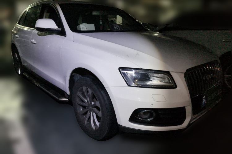 Used Audi Q5 2013 40 TFSI Technology Edition Front Right 45 Deg