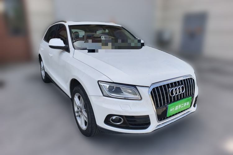 Used Audi Q5 2013 40 TFSI Technology Edition Front Right 45 Deg