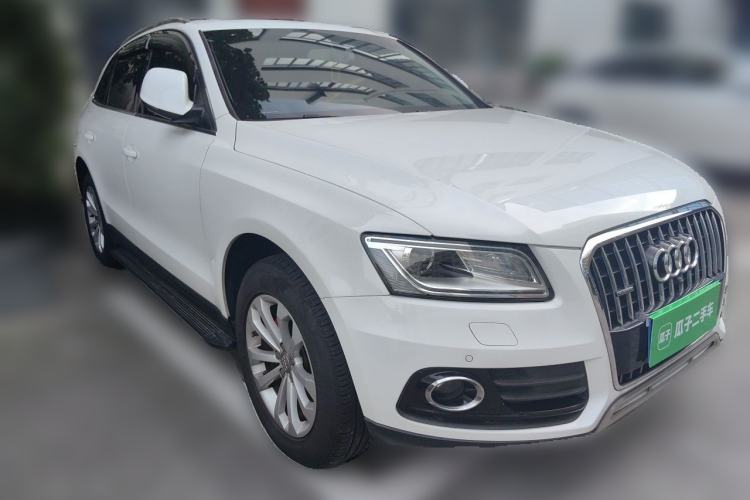 Used Audi Q5 2013 40 TFSI Technology Edition Front Right 45 Deg