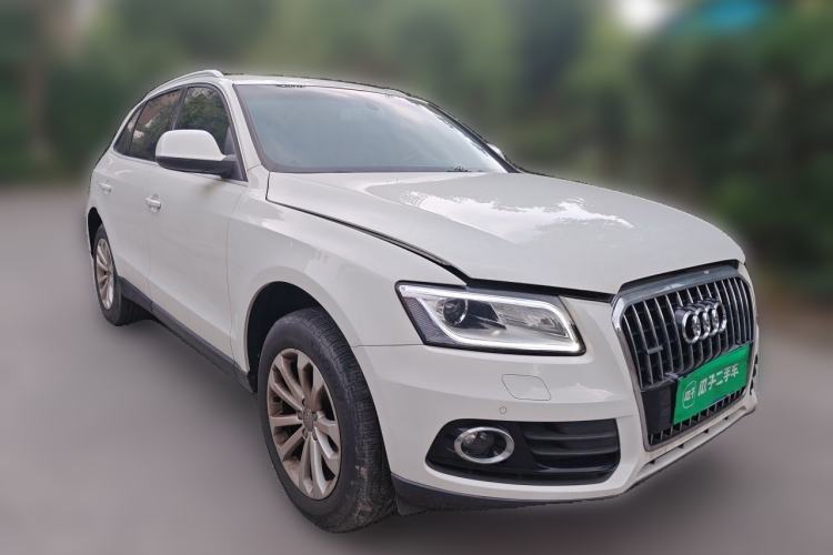 Used Audi Q5 2013 40 TFSI Technology Edition Front Right 45 Deg