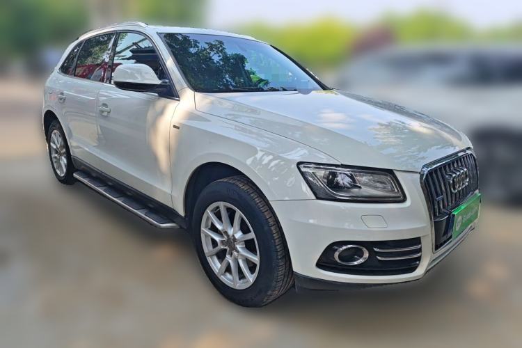 Used Audi Q5 2013 40 TFSI Ambition Front Right 45 Deg