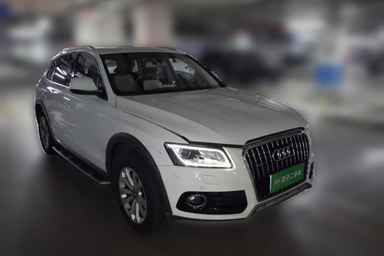 Used Audi Q5 2013 40 TFSI Technology Edition Front Right 45 Deg