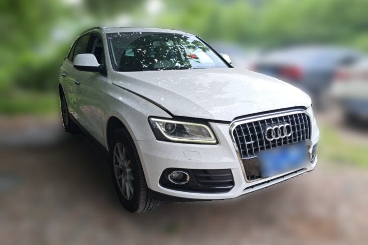 Used Audi Q5 2013 40 TFSI Ambition Front Right 45 Deg