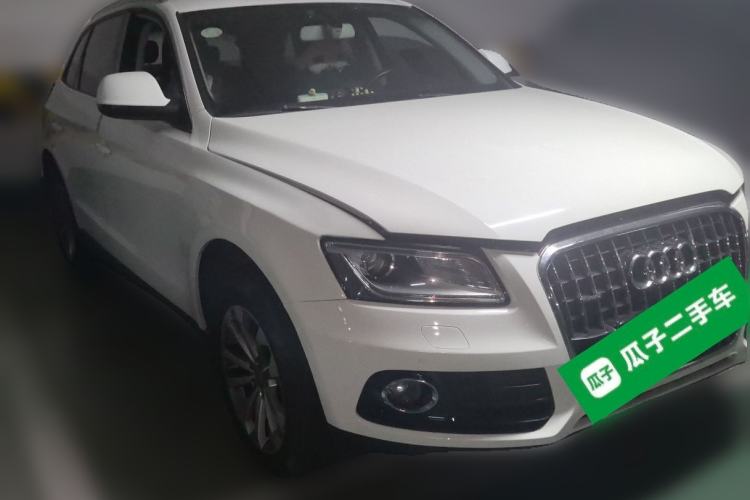 Used Audi Q5 2013 40 TFSI Technology Edition Front Right 45 Deg