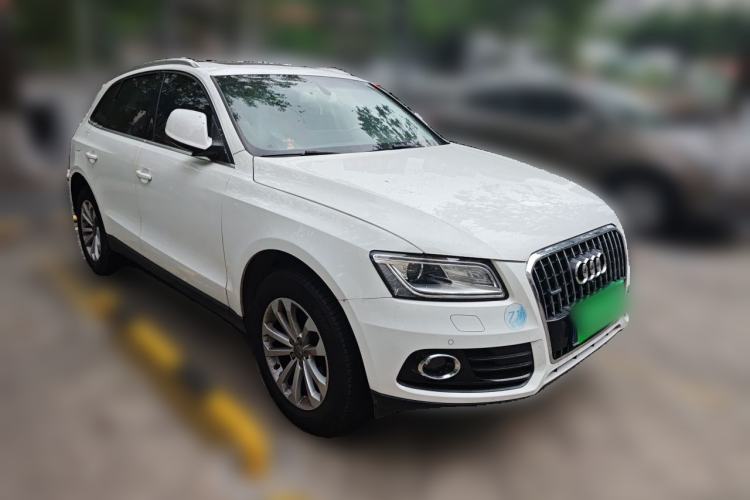 Used Audi Q5 2013 40 TFSI Ambition Front Right 45 Deg