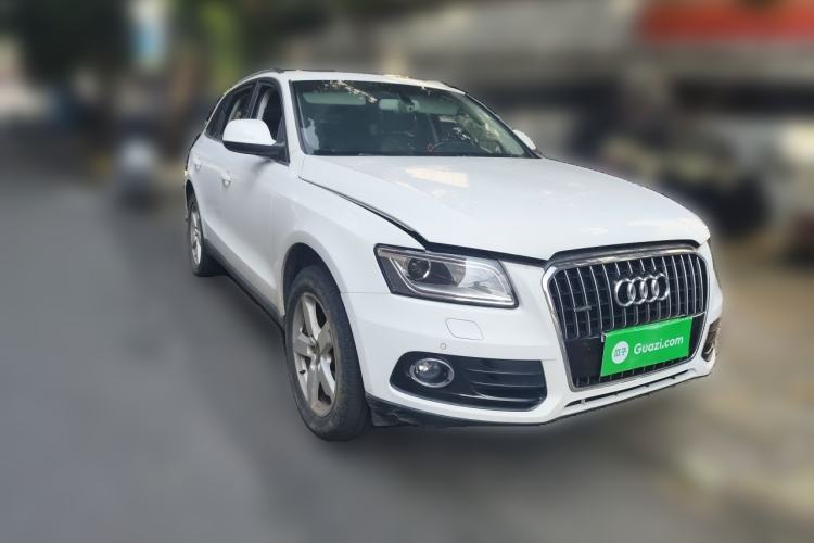 Used Audi Q5 2013 40 TFSI Comfort Edition Front Right 45 Deg