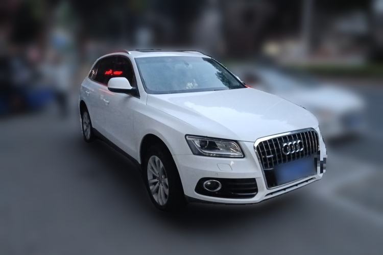 Used Audi Q5 2013 40 TFSI Technology Edition Front Right 45 Deg