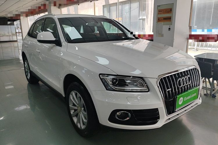 Used Audi Q5 2013 40 TFSI Technology Edition Front Right 45 Deg