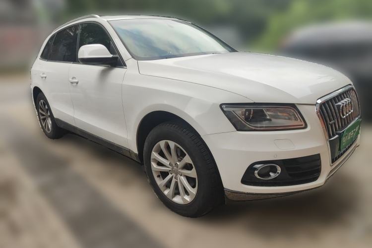 Used Audi Q5 2013 40 TFSI Technology Edition Front Right 45 Deg