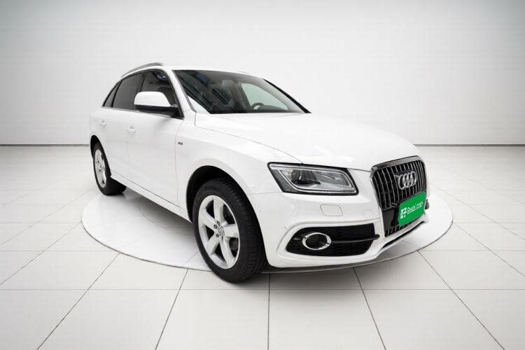 Used Audi Q5 2013 40 TFSI Comfort Edition Front Right 45 Deg
