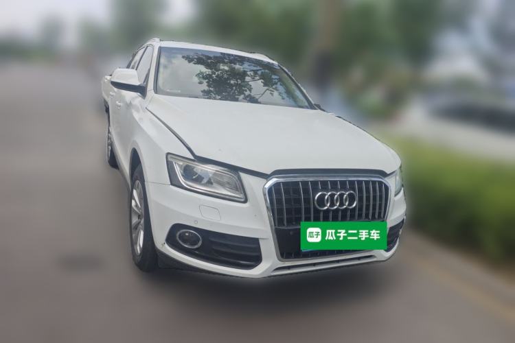 Used Audi Q5 2013 40 TFSI Technology Edition Front Right 45 Deg