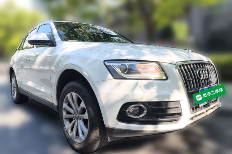 Used Audi Q5 2013 40 TFSI Technology Edition Front Right 45 Deg